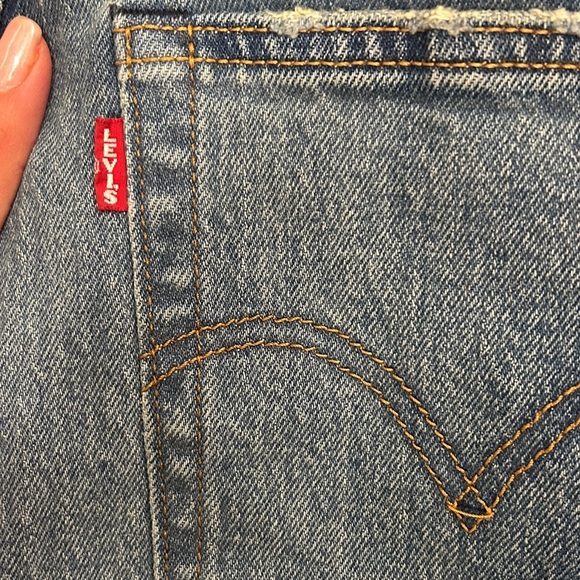 Levi’s Women’s Jeans Capital E Tag Wedgie Straight Medium Wash High Waisted - Picture 9 of 9